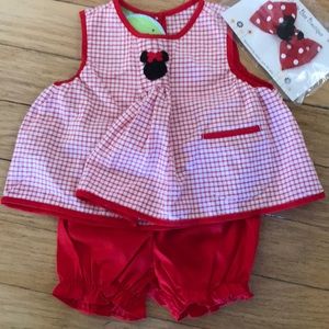 Minni Mouse baby girls outfit with matching bow